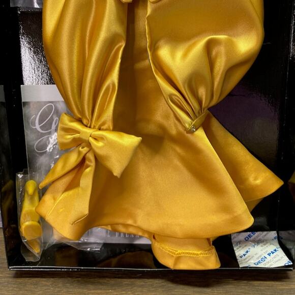 Vintage 90s Ashton-Drake 15.5" Gene Marshall GOLD SENSATION OF #94686 (1998) - Picture 5 of 5